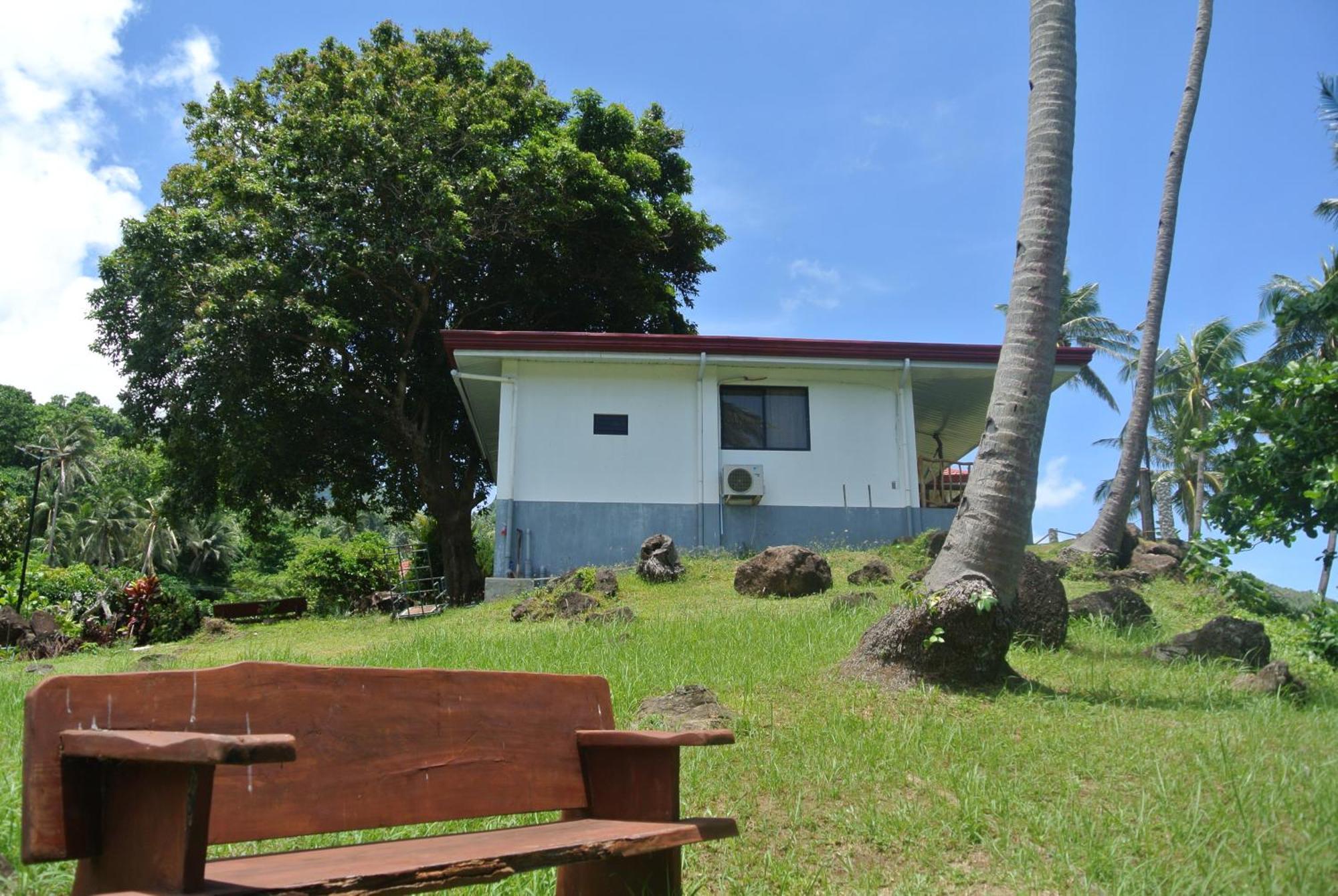 Tongatok Cliff Resort Mambajao Exterior photo