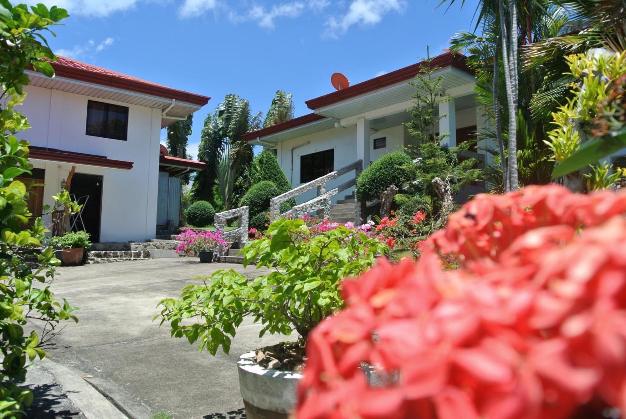 Tongatok Cliff Resort Mambajao Exterior photo