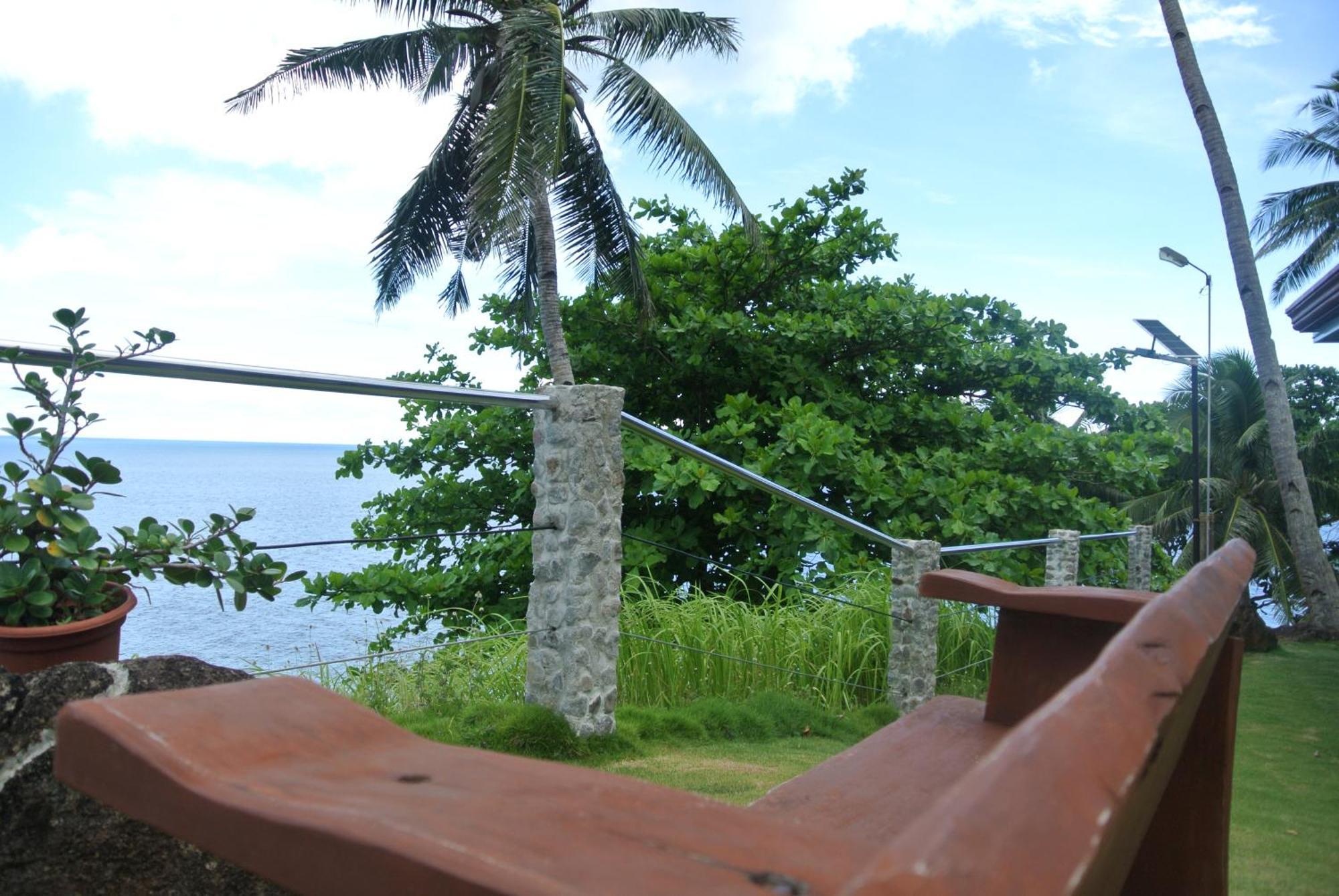 Tongatok Cliff Resort Mambajao Exterior photo