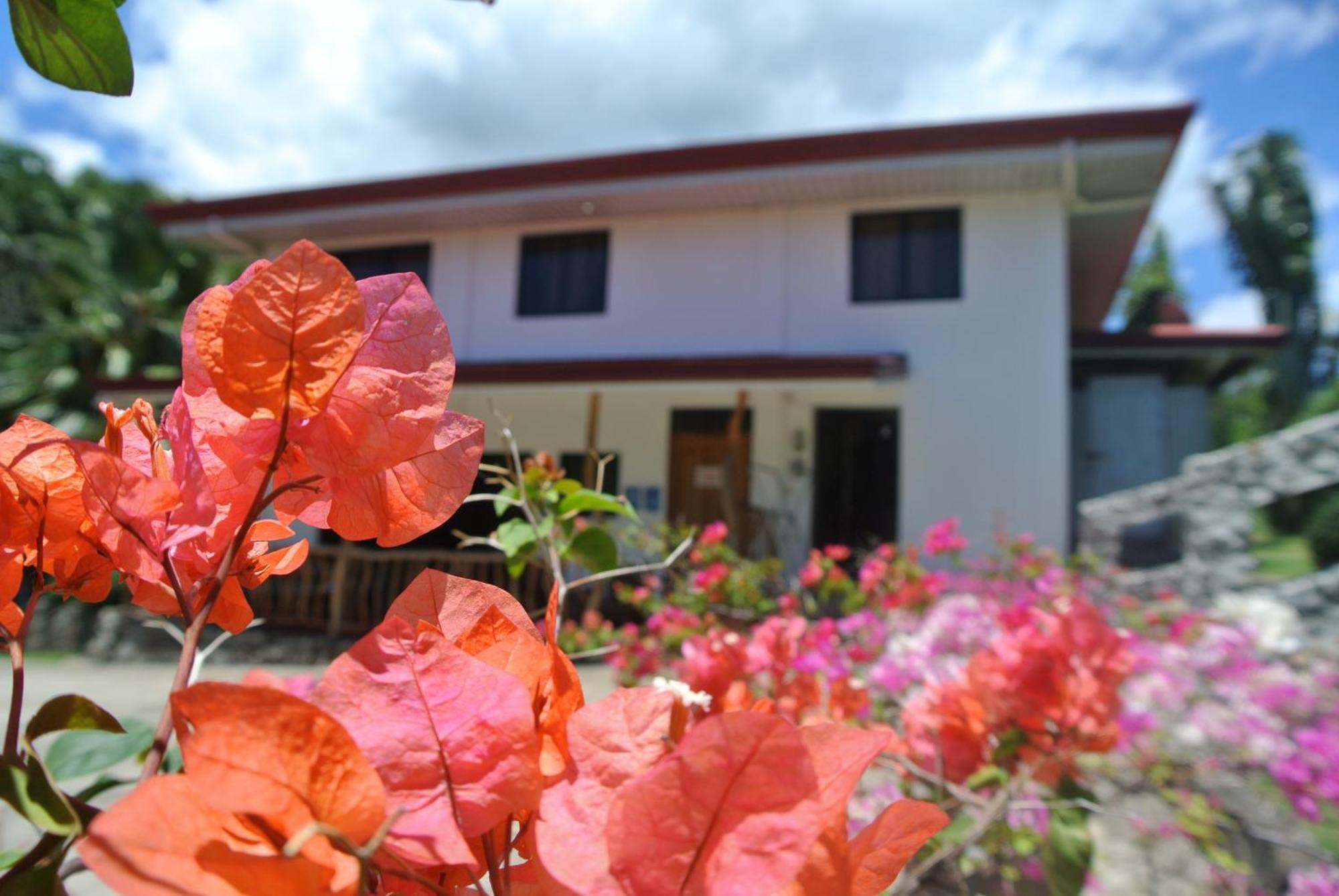 Tongatok Cliff Resort Mambajao Exterior photo